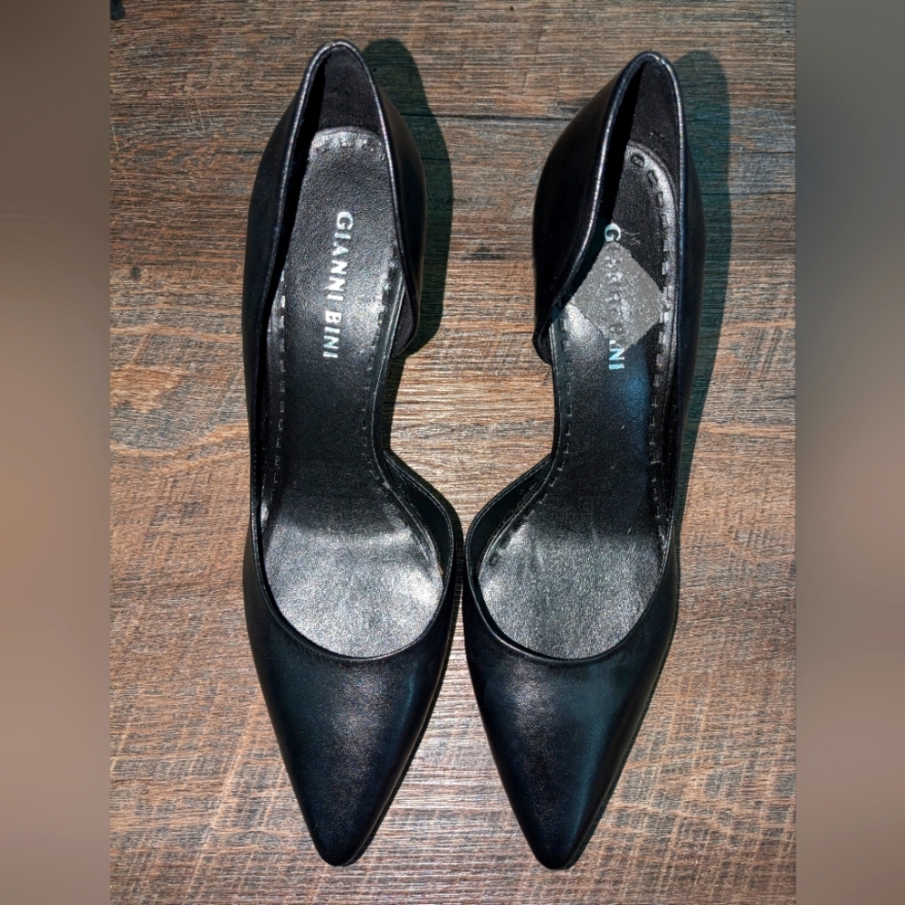 Gianni Bini Black Leather heels
